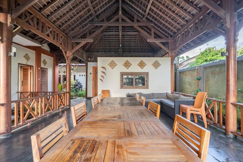 Villa Kenanga In Meninting By The Beach Mataram Eksteriør bilde