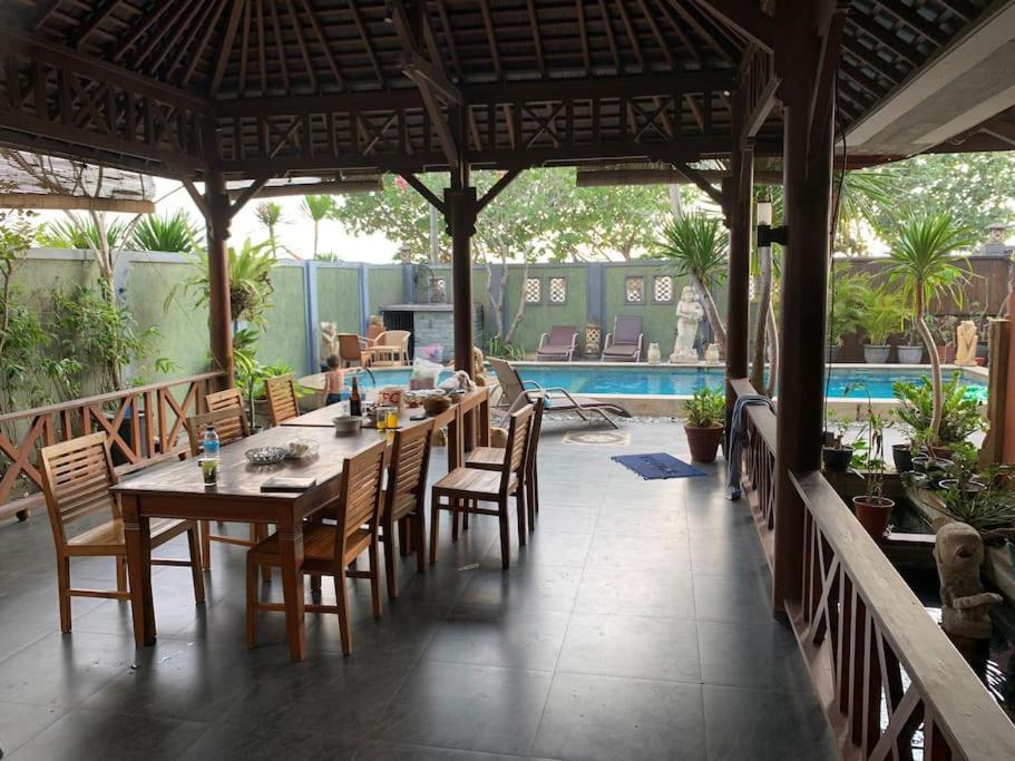 Villa Kenanga In Meninting By The Beach Mataram Eksteriør bilde