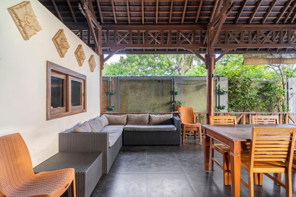 Villa Kenanga In Meninting By The Beach Mataram Eksteriør bilde
