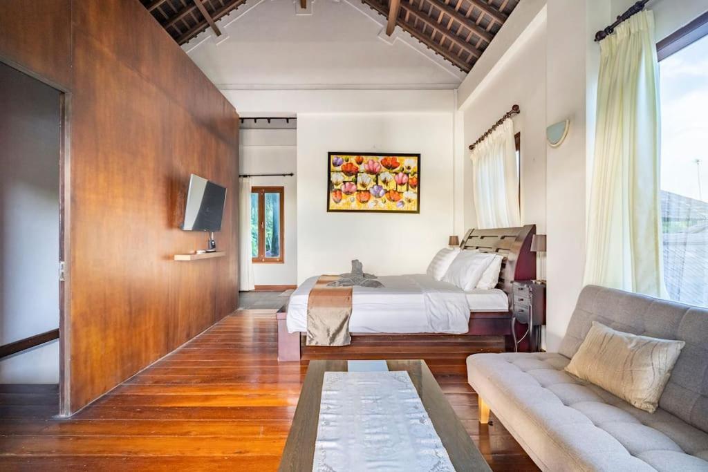 Villa Kenanga In Meninting By The Beach Mataram Eksteriør bilde