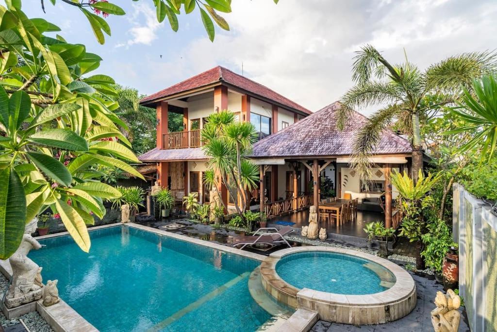 Villa Kenanga In Meninting By The Beach Mataram Eksteriør bilde